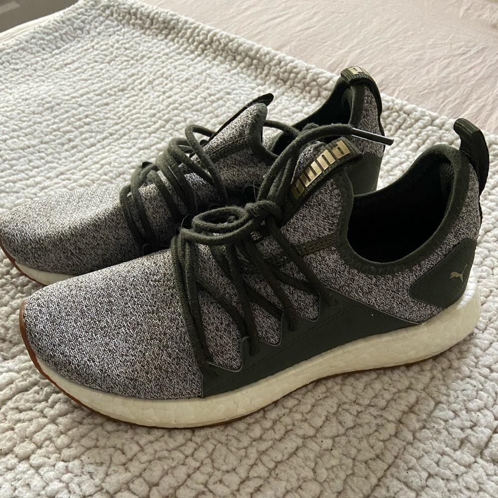 Puma Sneakers